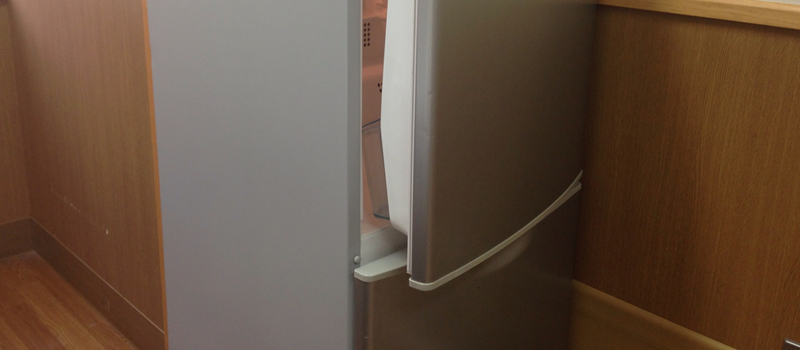 キッチンに冷蔵庫が入らない！奥にあるから使いにくい！